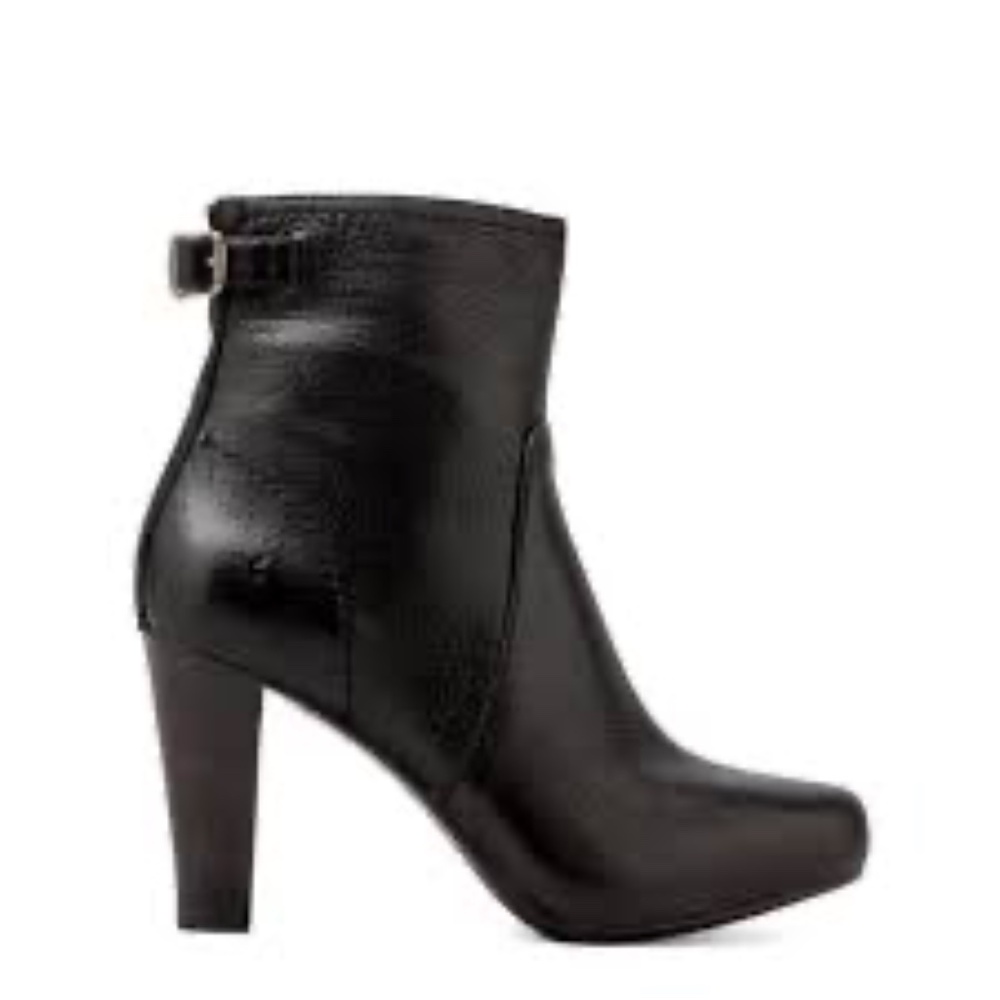 FRYE Marissa Zip short black leather boots